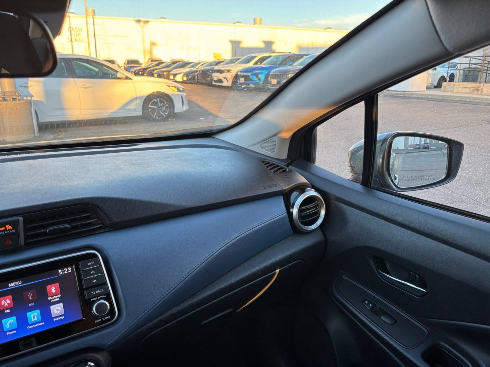 Used 2025 Nissan Versa SV FWD image 30