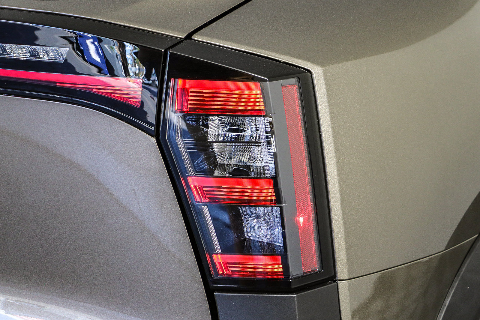 New 2027 Nissan Kicks SV FWD image 9