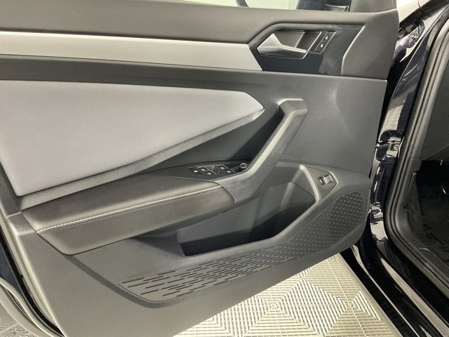 Used 2025 Volkswagen Jetta SE image 10