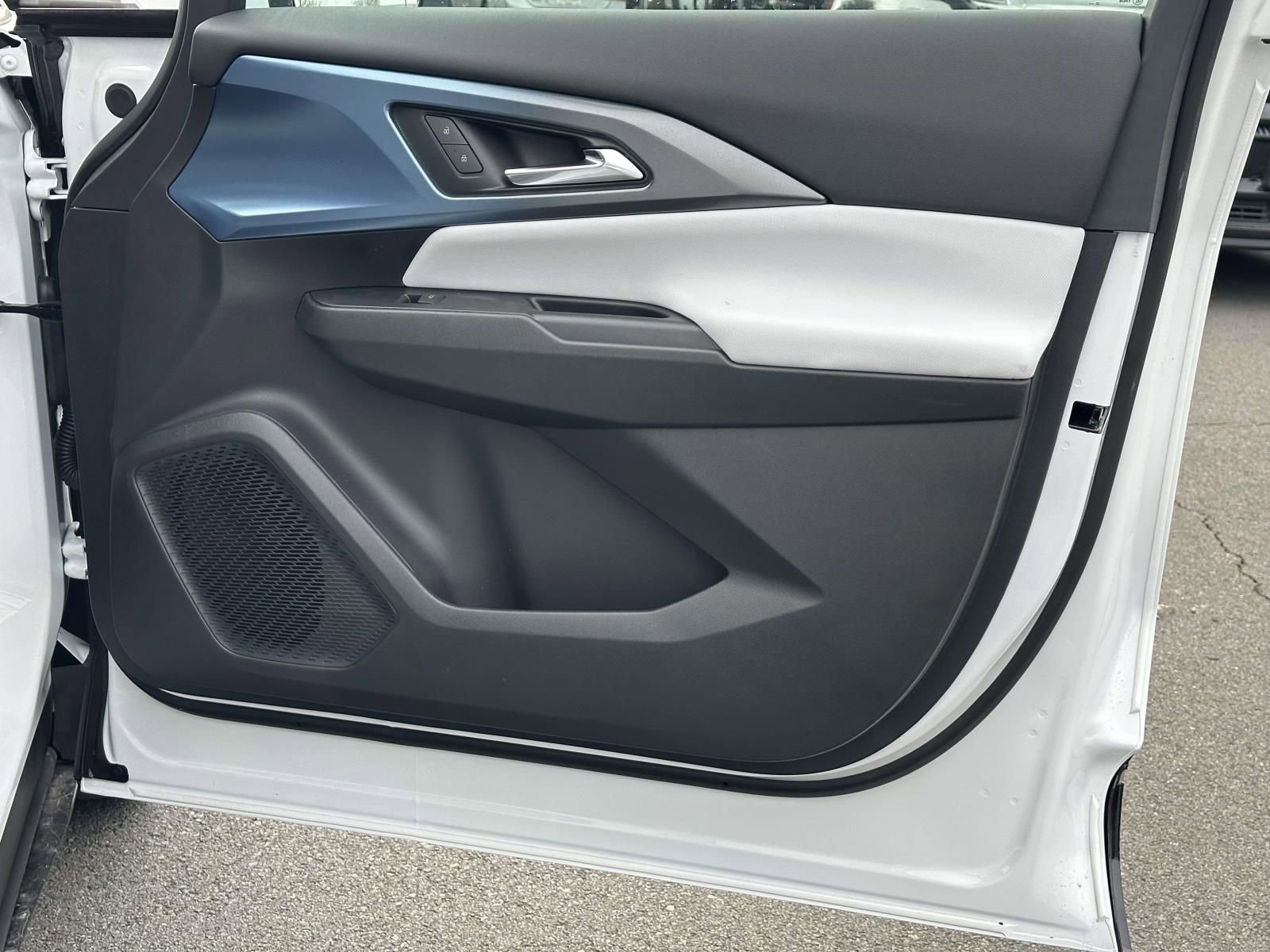 New 2026 Chevrolet Equinox EV LT w/ Convenience Package II image 26