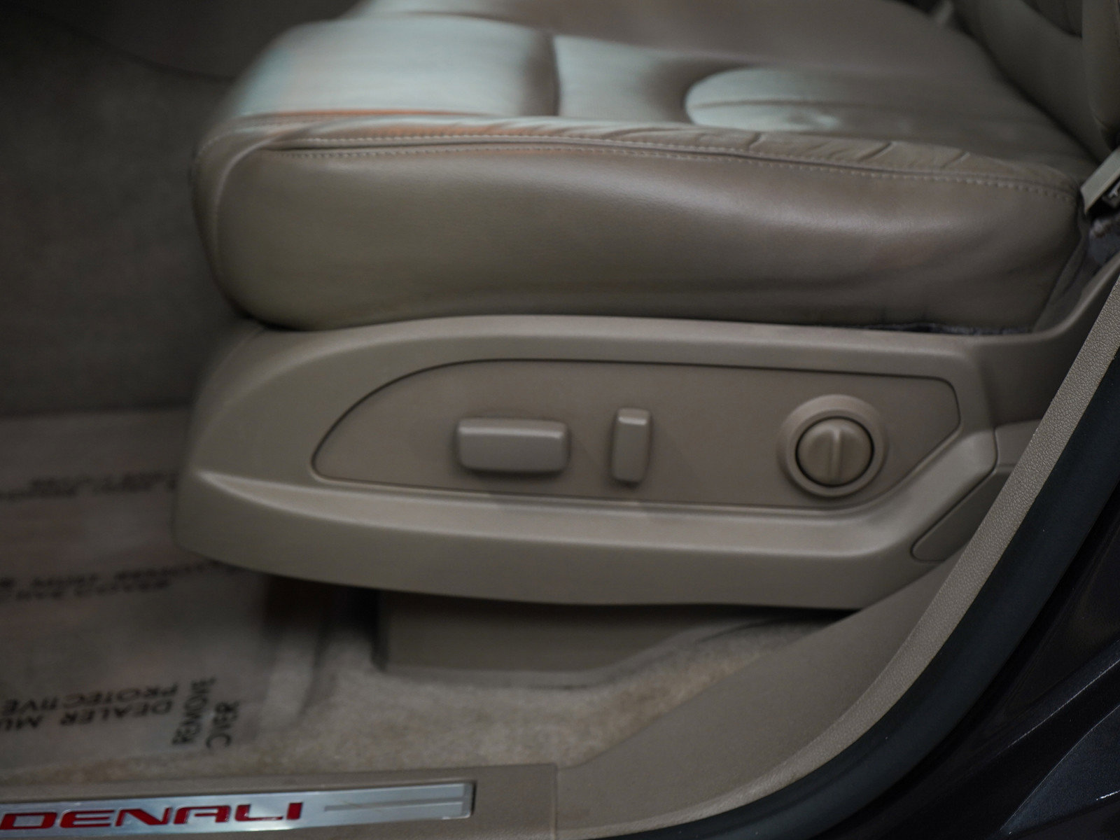 Used 2015 GMC Acadia Denali image 21