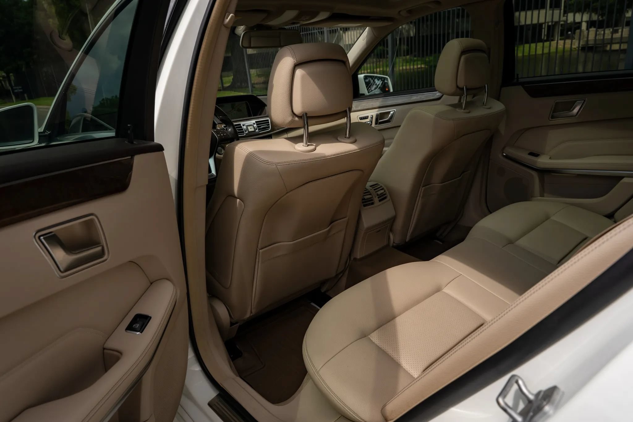 Used 2015 Mercedes-Benz E 350 4MATIC Sedan image 14