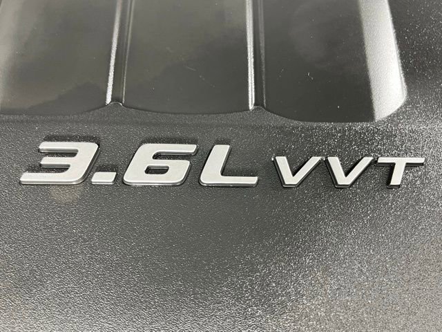 Used 2013 Chrysler 200 Limited image 9