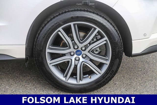 Used 2019 Ford Edge Titanium w/ Equipment Group 301A image 12