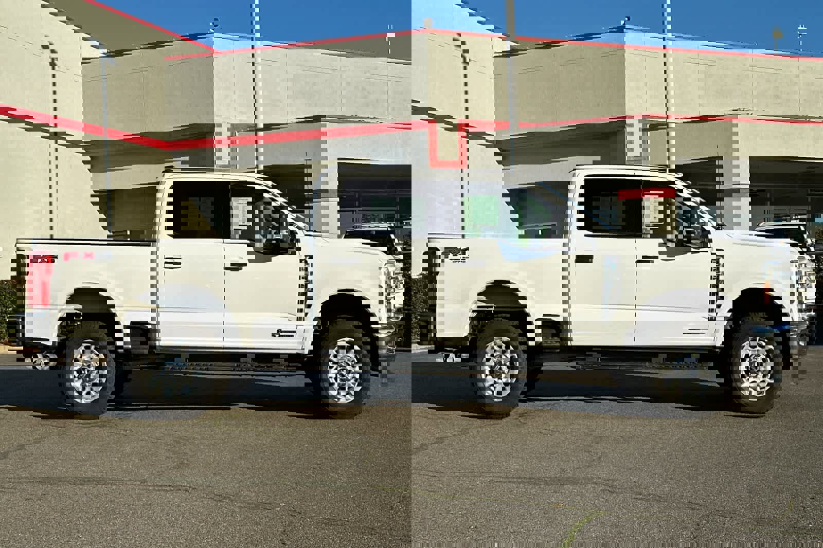 Used 2024 Ford F250 XLT w/ FX4 Off-Road Package image 6