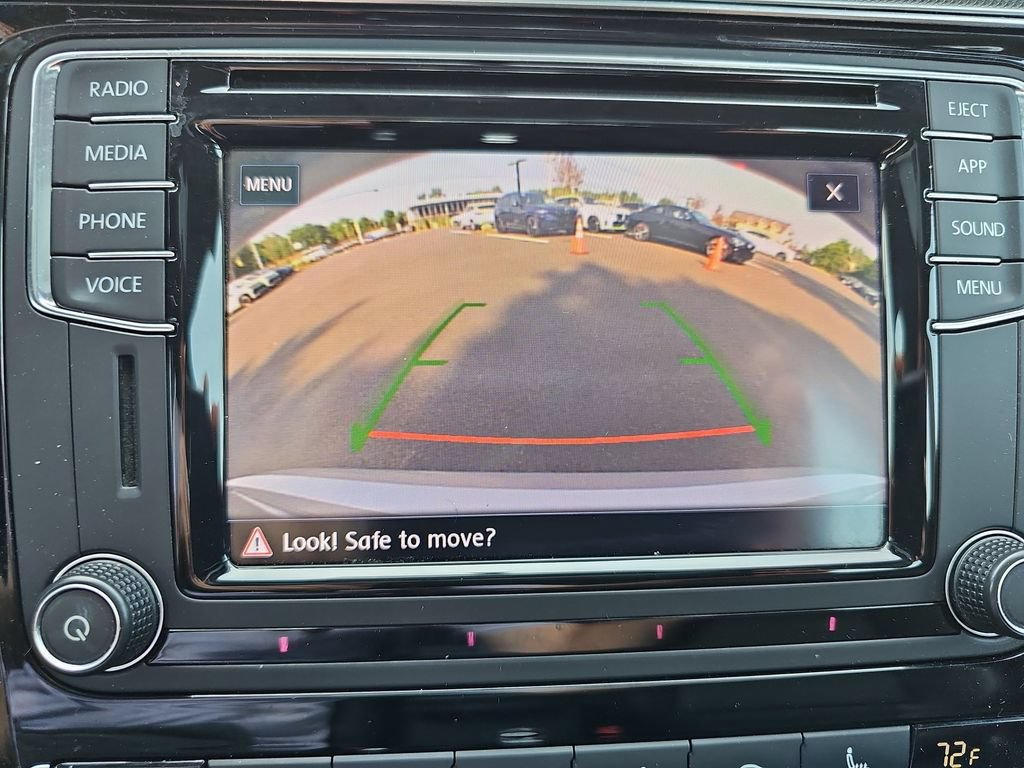 Used 2018 Volkswagen Passat 2.0T SE FWD image 15