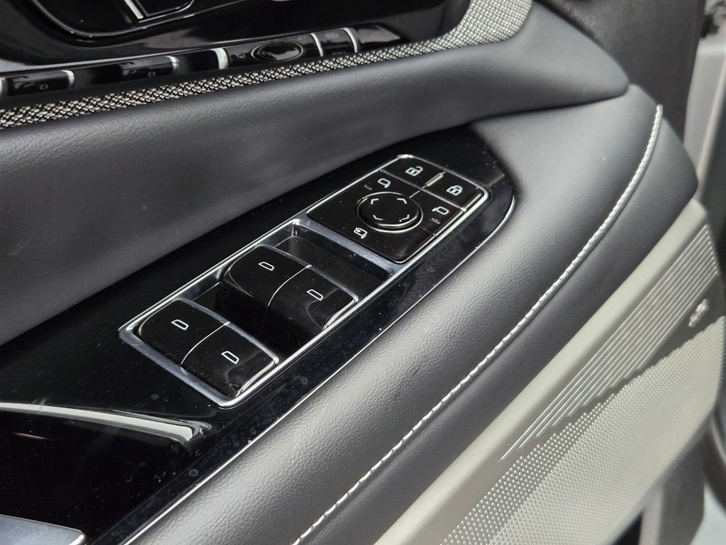 New 2026 Cadillac Optiq Luxury 1 w/ LPO, Floor Liner Package image 26