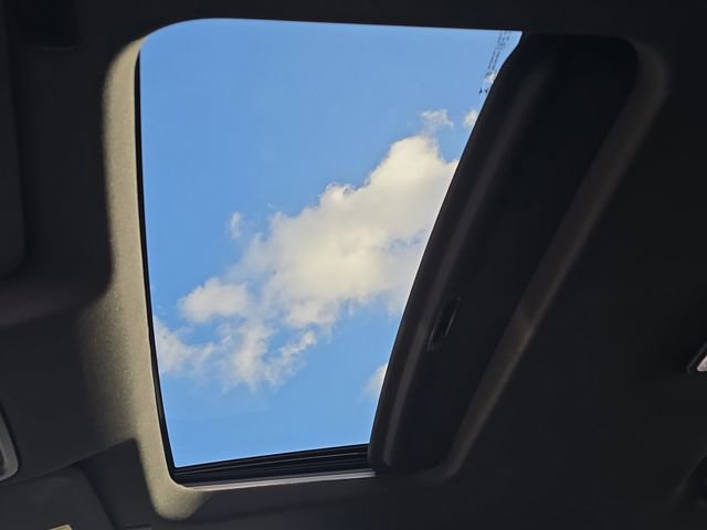 Used 2020 Chevrolet Silverado 1500 High Country w/ Technology Package image 33