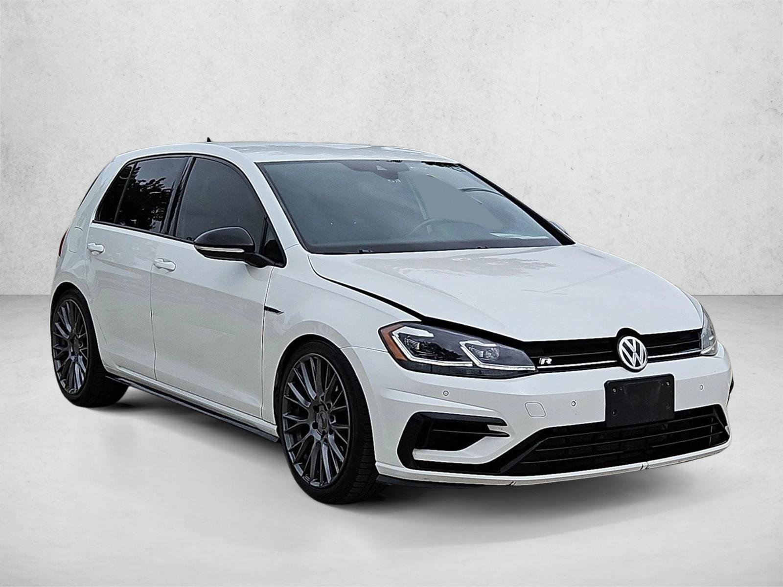Used 2019 Volkswagen Golf 4-Door AWD/4WD image 3