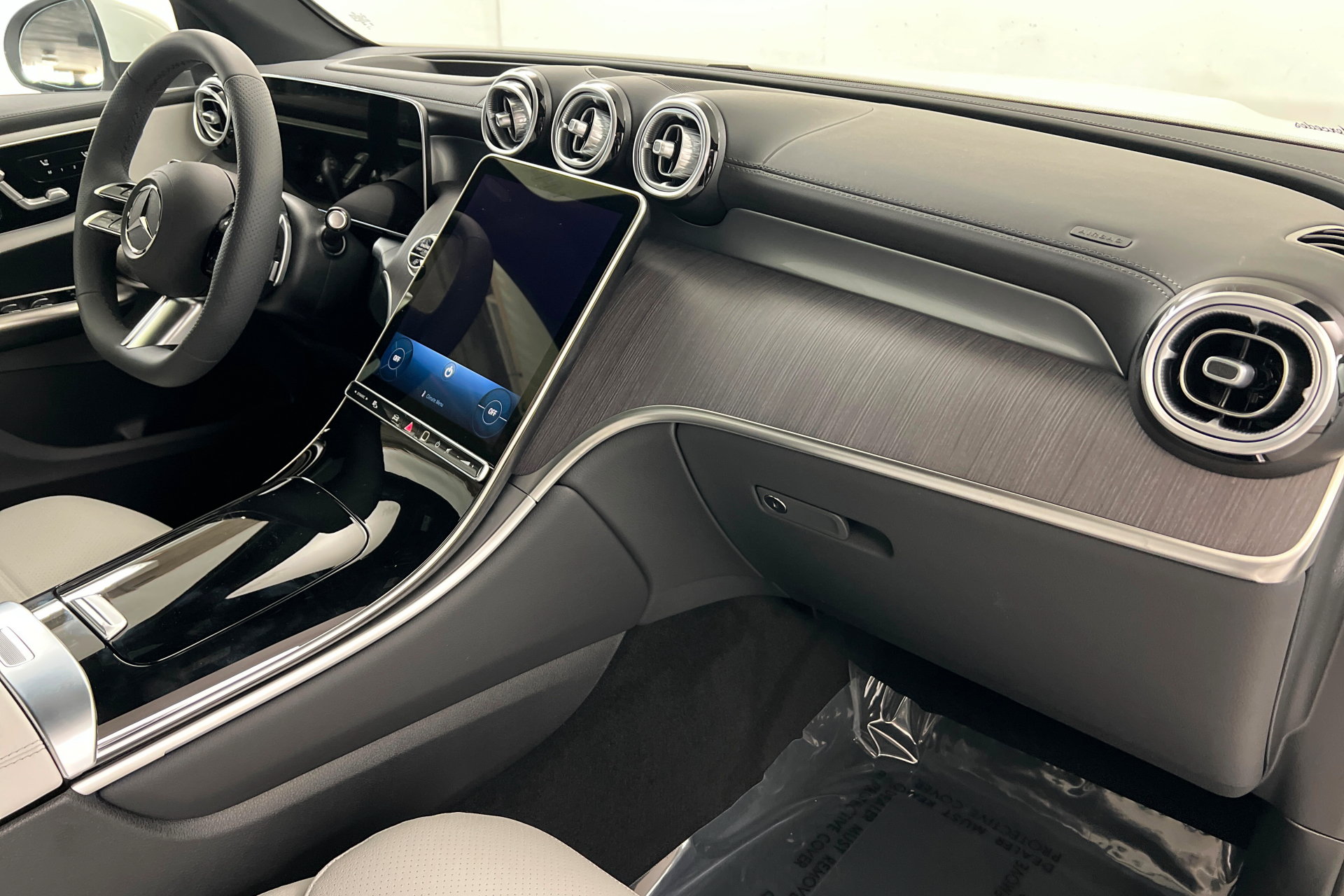 New 2026 Mercedes-Benz GLC 300 4MATIC image 24