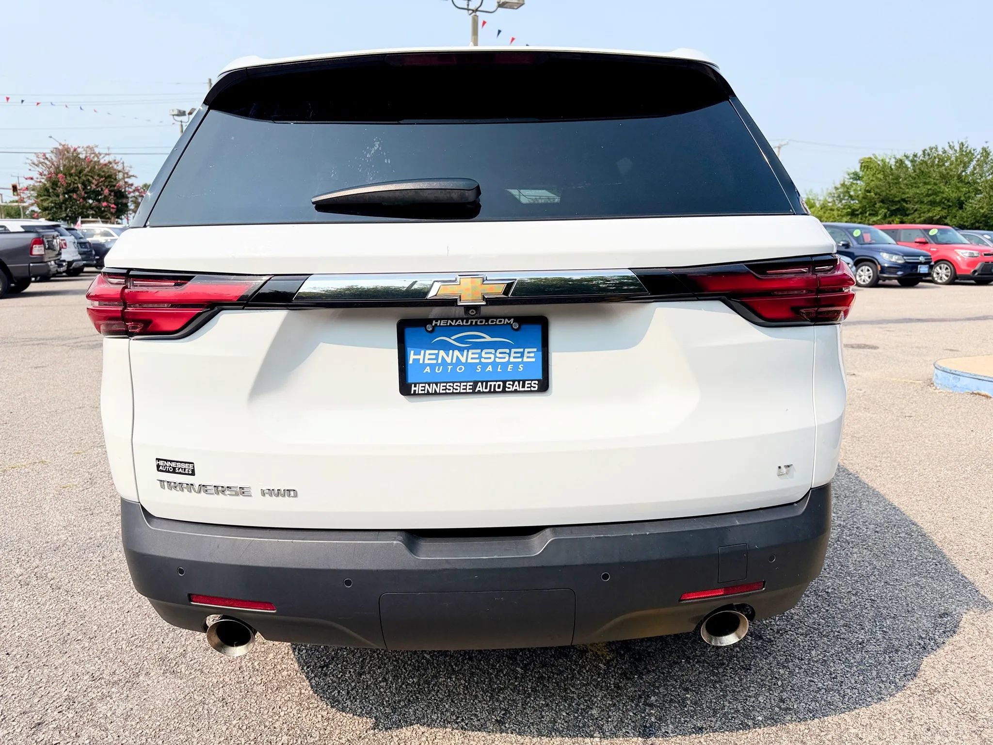 Used 2023 Chevrolet Traverse LT AWD/4WD image 2