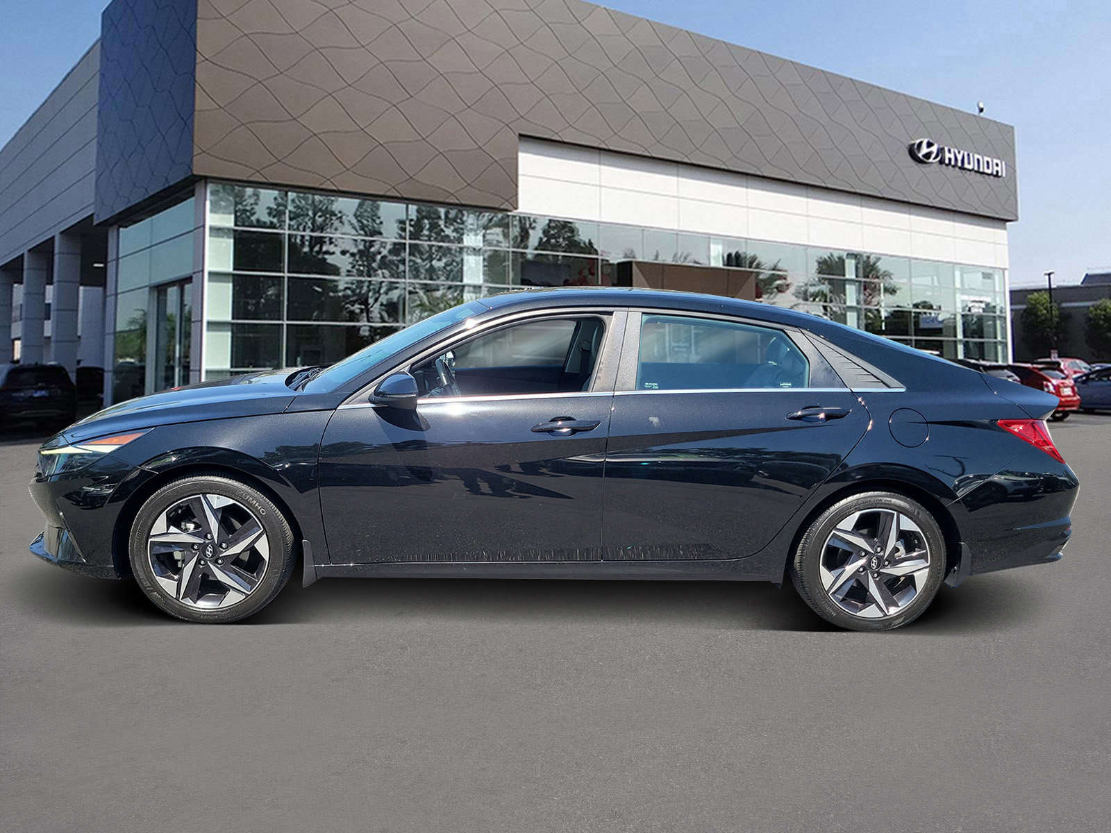 Certified 2023 Hyundai Elantra Limited image 3