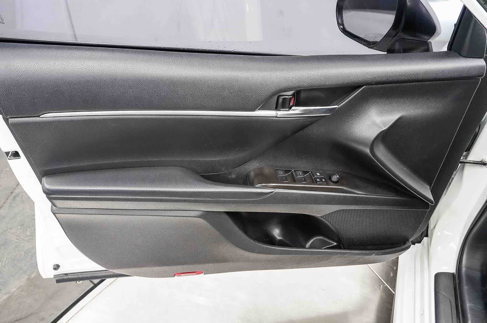 Used 2022 Toyota Camry SE w/ Convenience Package FWD image 21