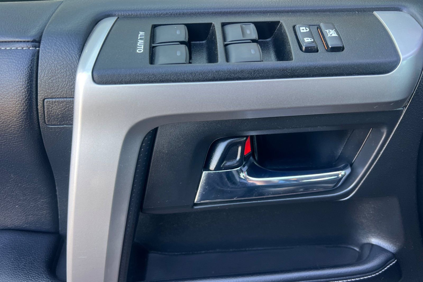 Certified 2019 Toyota 4Runner SR5 image 8