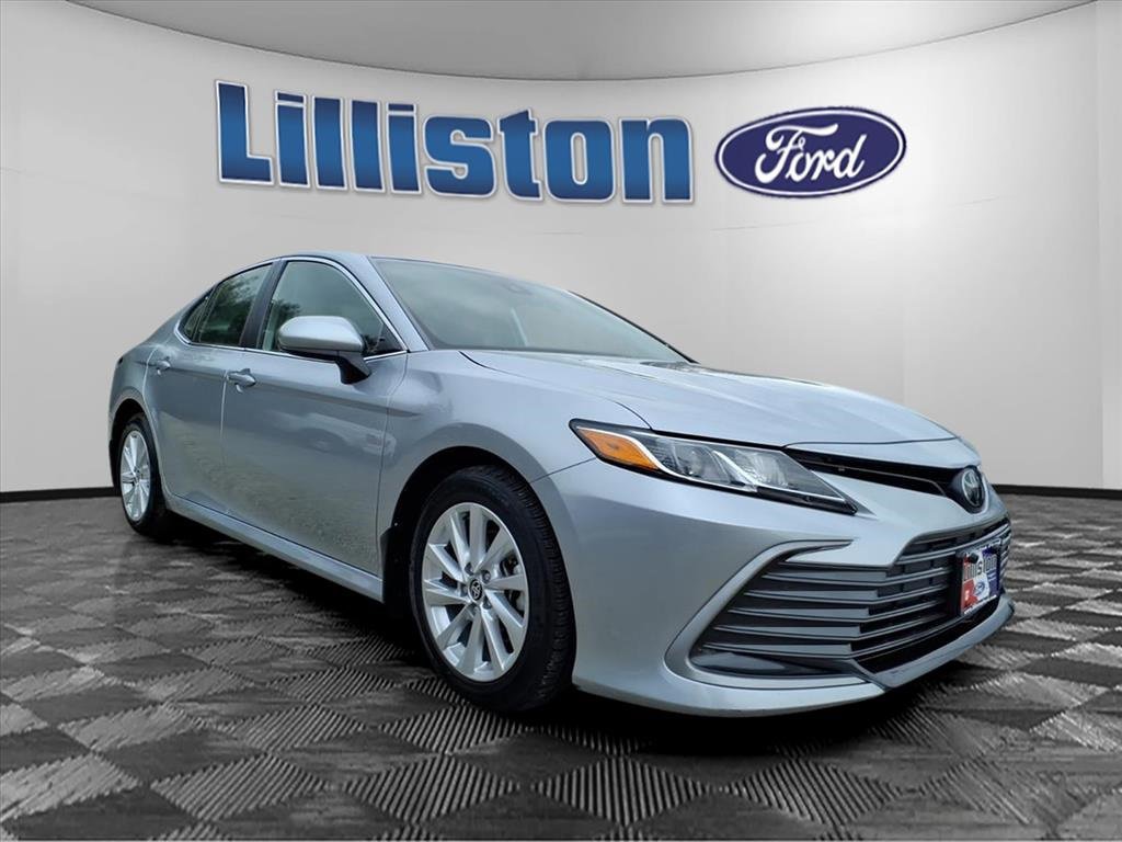 Used 2024 Toyota Camry LE image 1