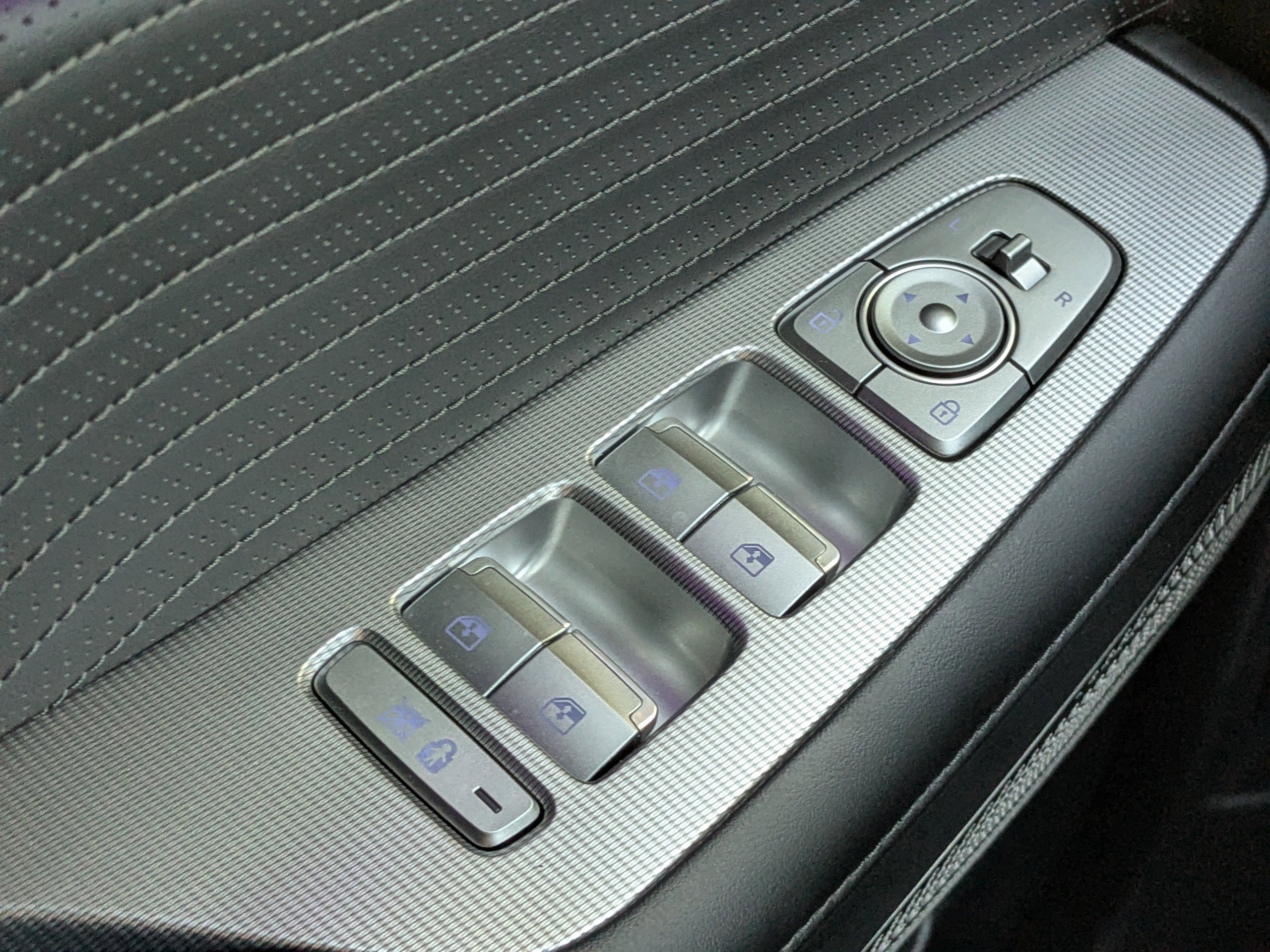 Used 2025 Hyundai Palisade Calligraphy image 25