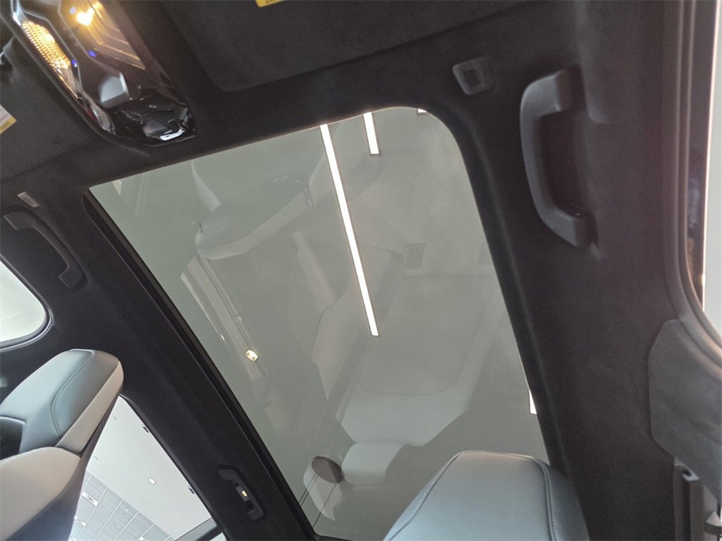 New 2026 BMW M5 Touring w/ Executive Package image 9