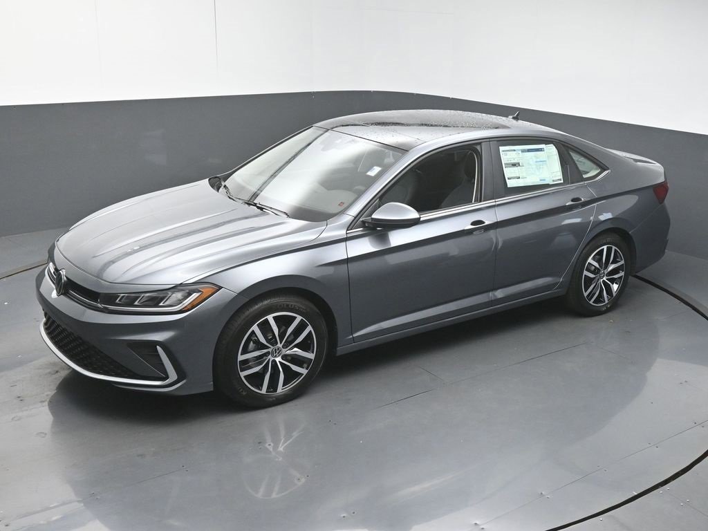 Used 2025 Volkswagen Jetta SE image 43
