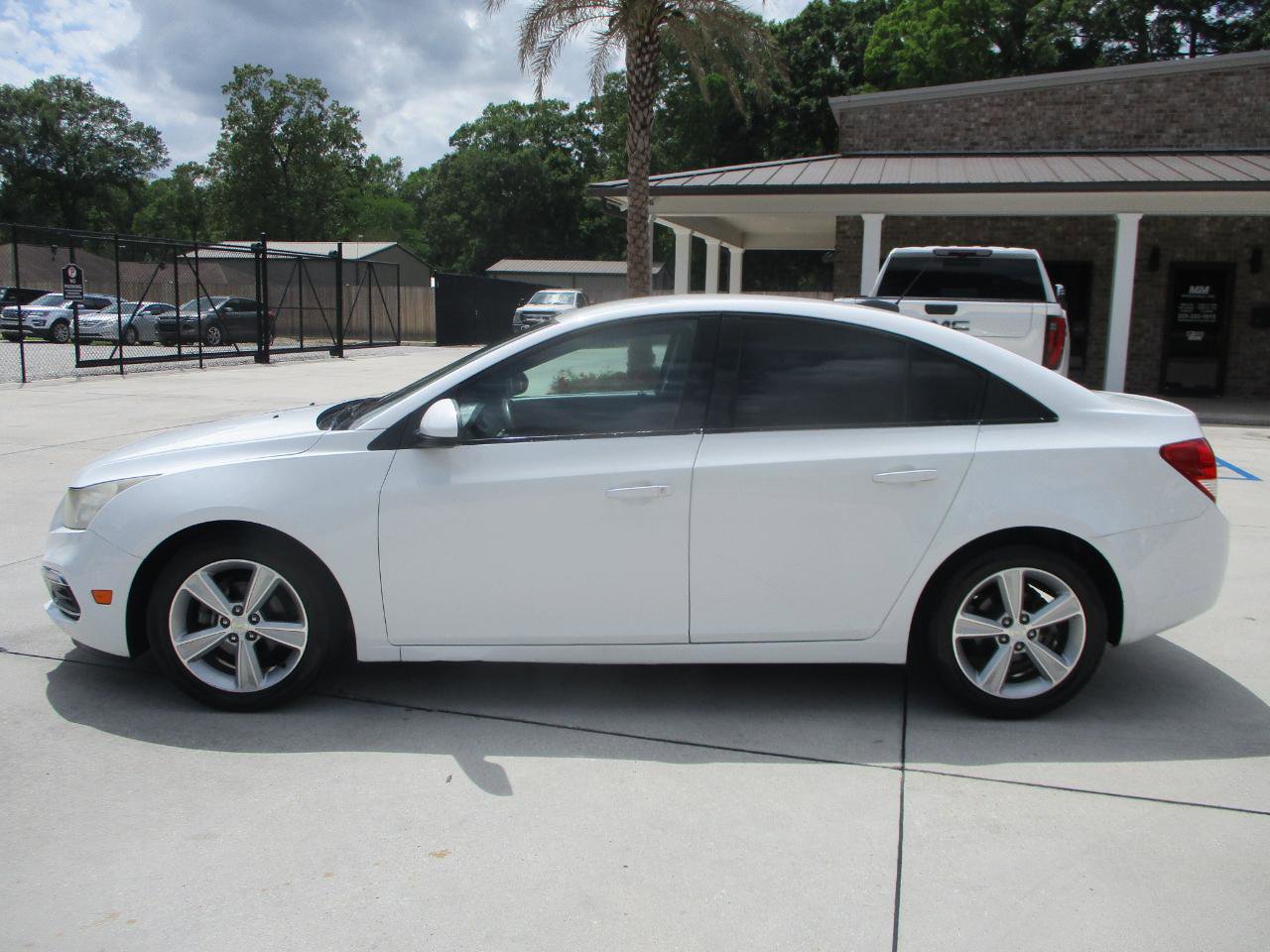 Used 2015 Chevrolet Cruze LT FWD image 7