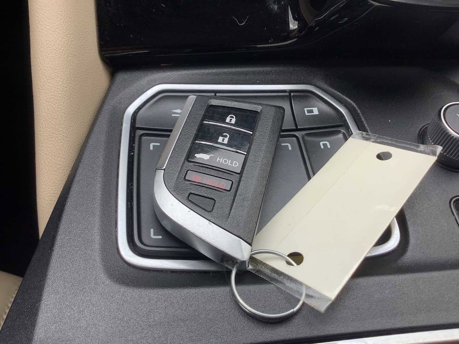 Used 2024 Acura MDX SH-AWD w/ Technology Package image 19