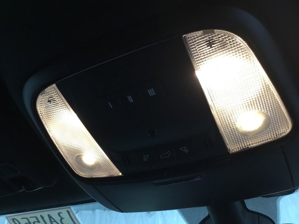 Used 2022 Dodge Durango R/T w/ Blacktop Package AWD/4WD image 38