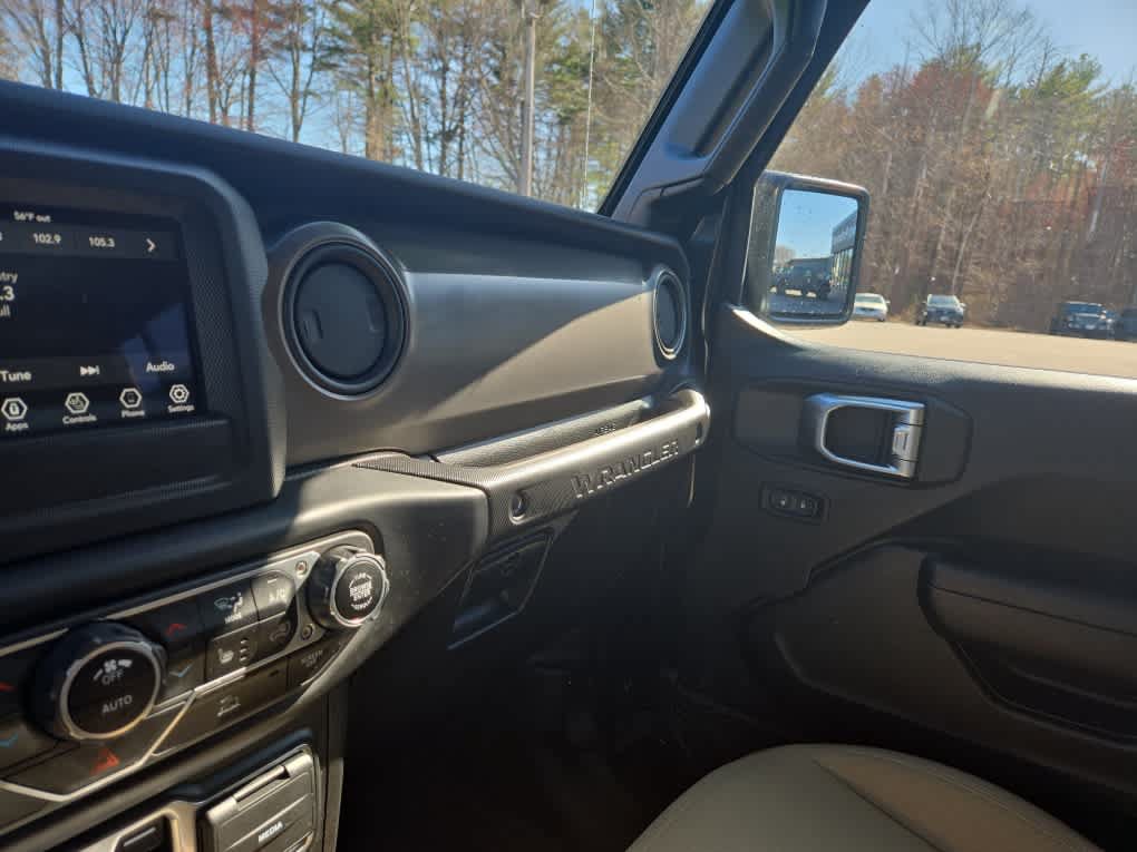 Used 2023 Jeep Wrangler Unlimited w/ Cold Weather Group AWD/4WD image 28