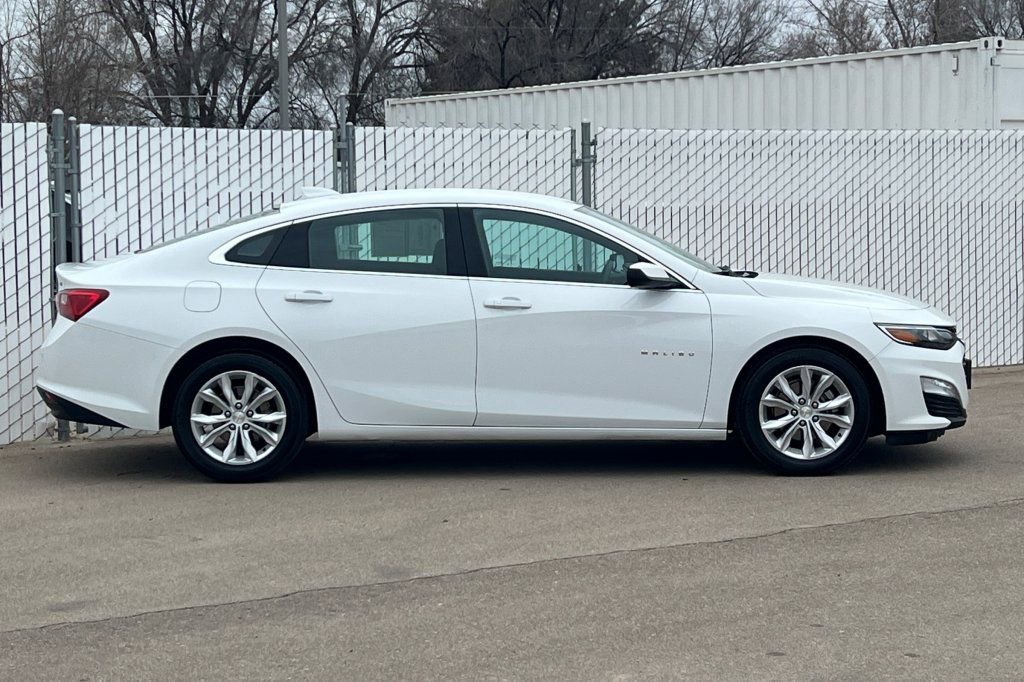 Used 2024 Chevrolet Malibu LT image 3