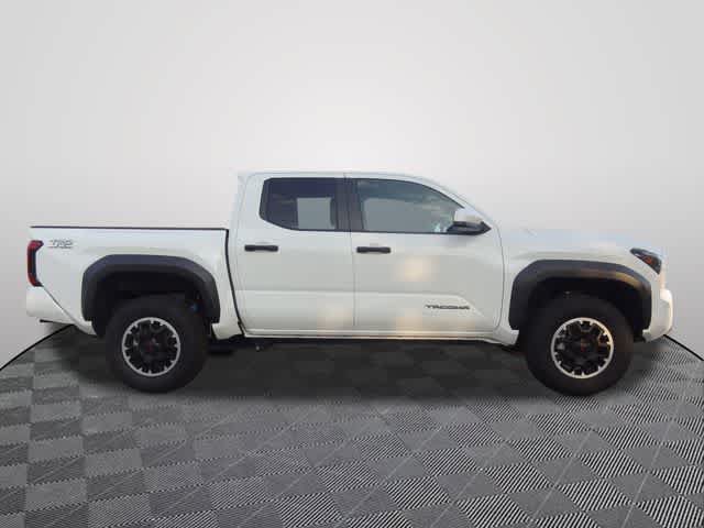 Used 2024 Toyota Tacoma TRD Off-Road AWD/4WD image 4
