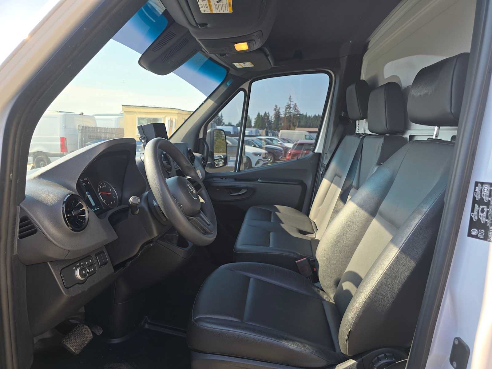 Used 2023 Mercedes-Benz Sprinter 3500 image 18