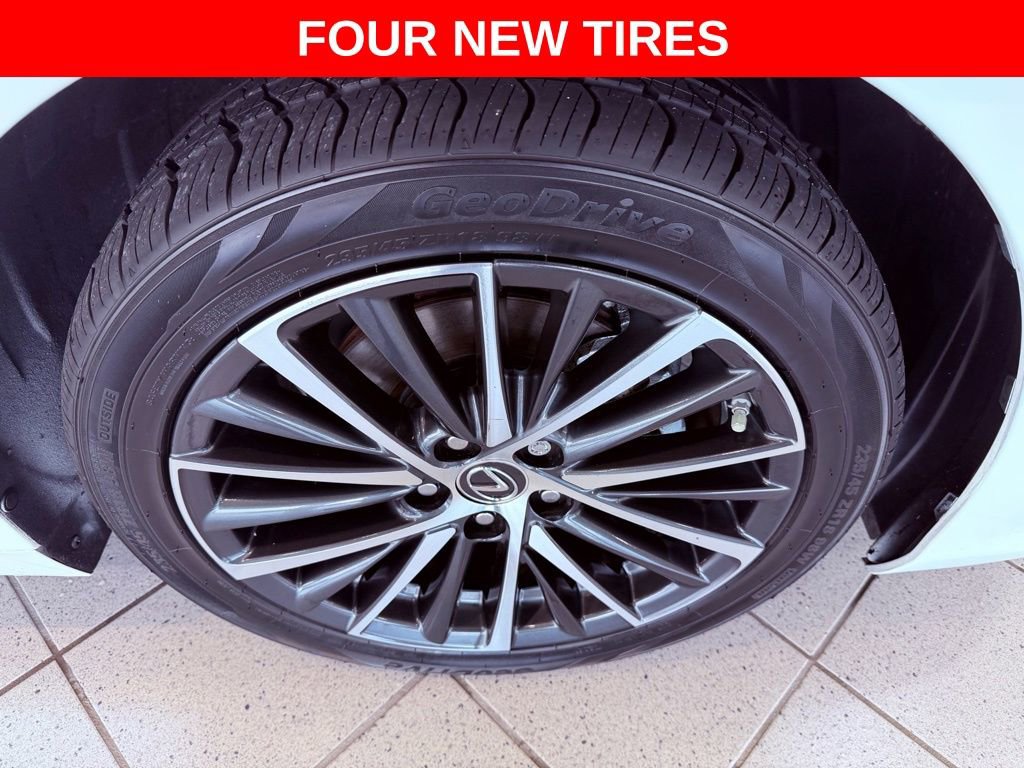 Certified 2024 Lexus ES 350 w/ Premium Package image 4