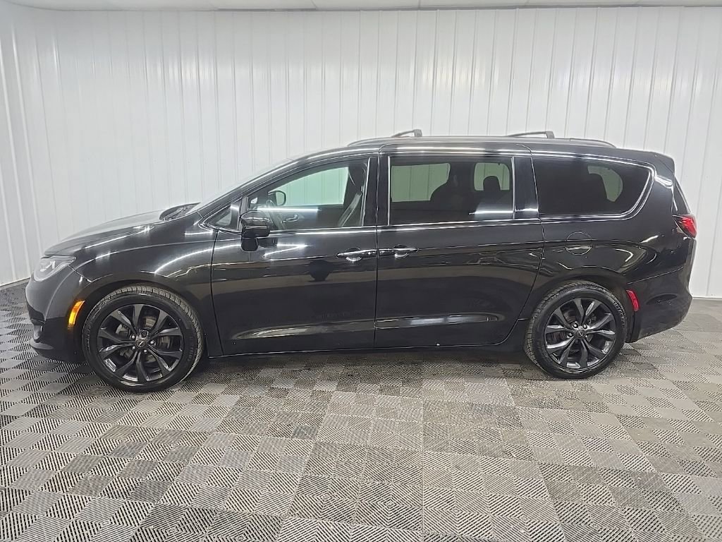 Used 2019 Chrysler Pacifica Limited w/ Advanced Safetytec Group image 5