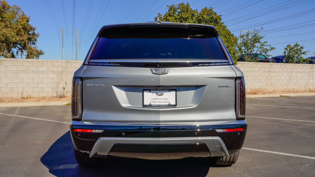 Certified 2026 Cadillac Vistiq Premium Luxury AWD/4WD image 8