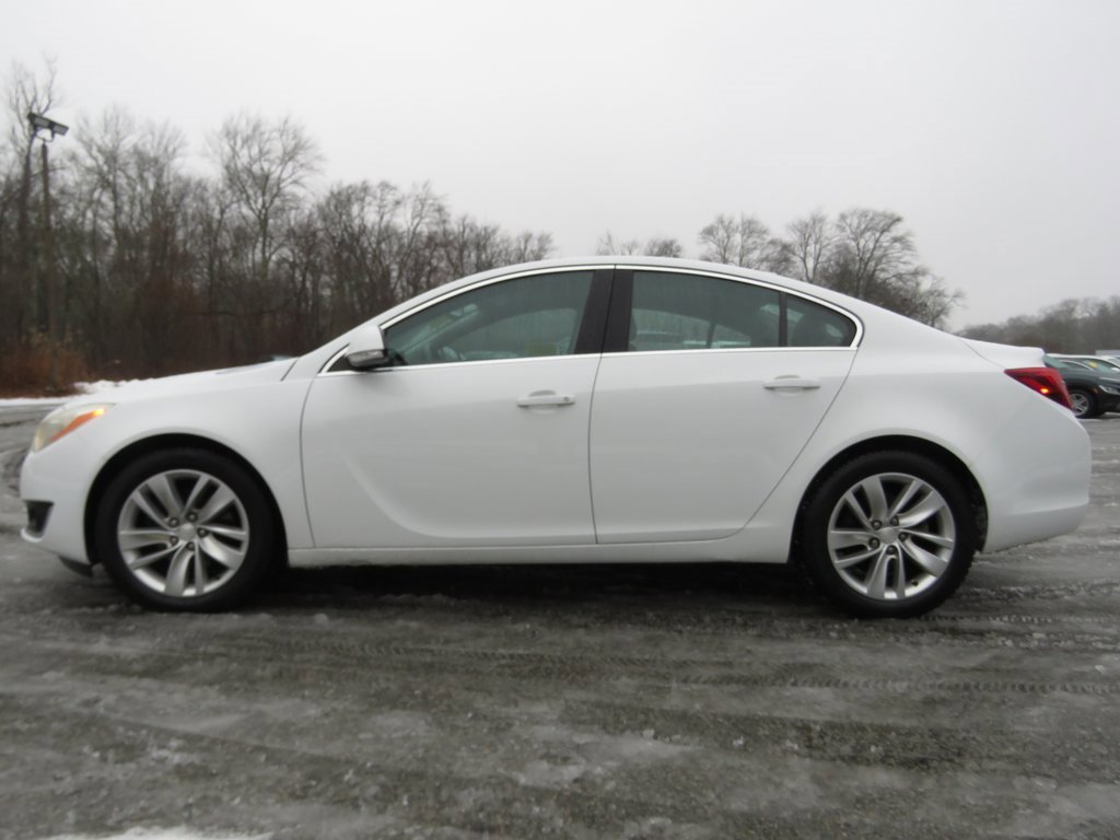 Used 2015 Buick Regal image 8