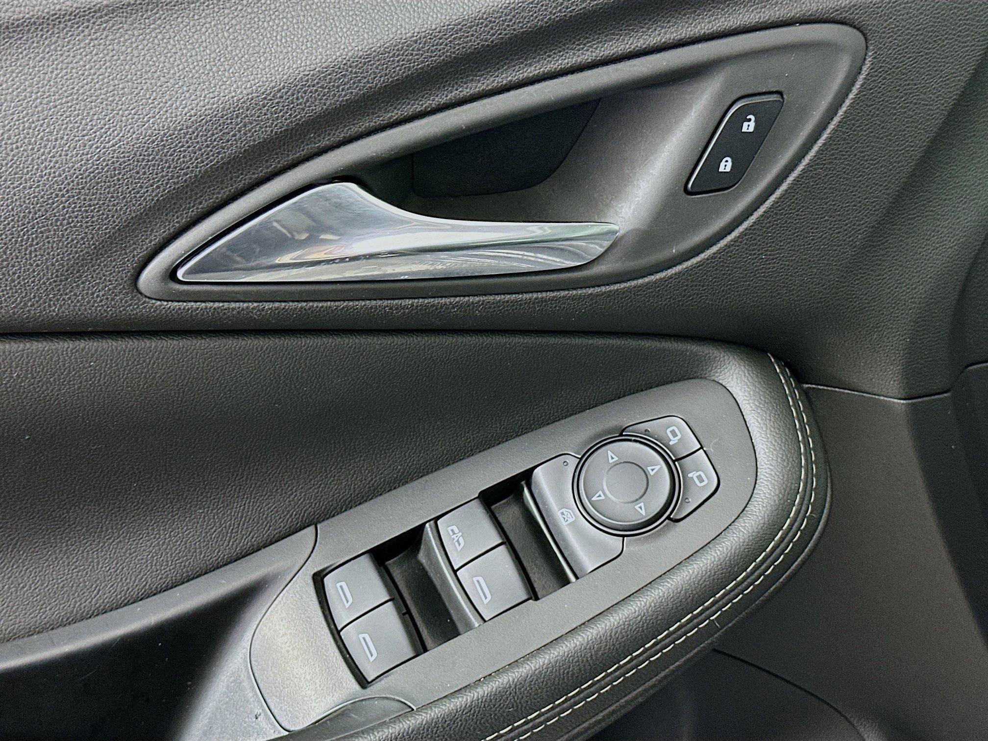 Used 2025 Buick Encore GX Preferred image 15