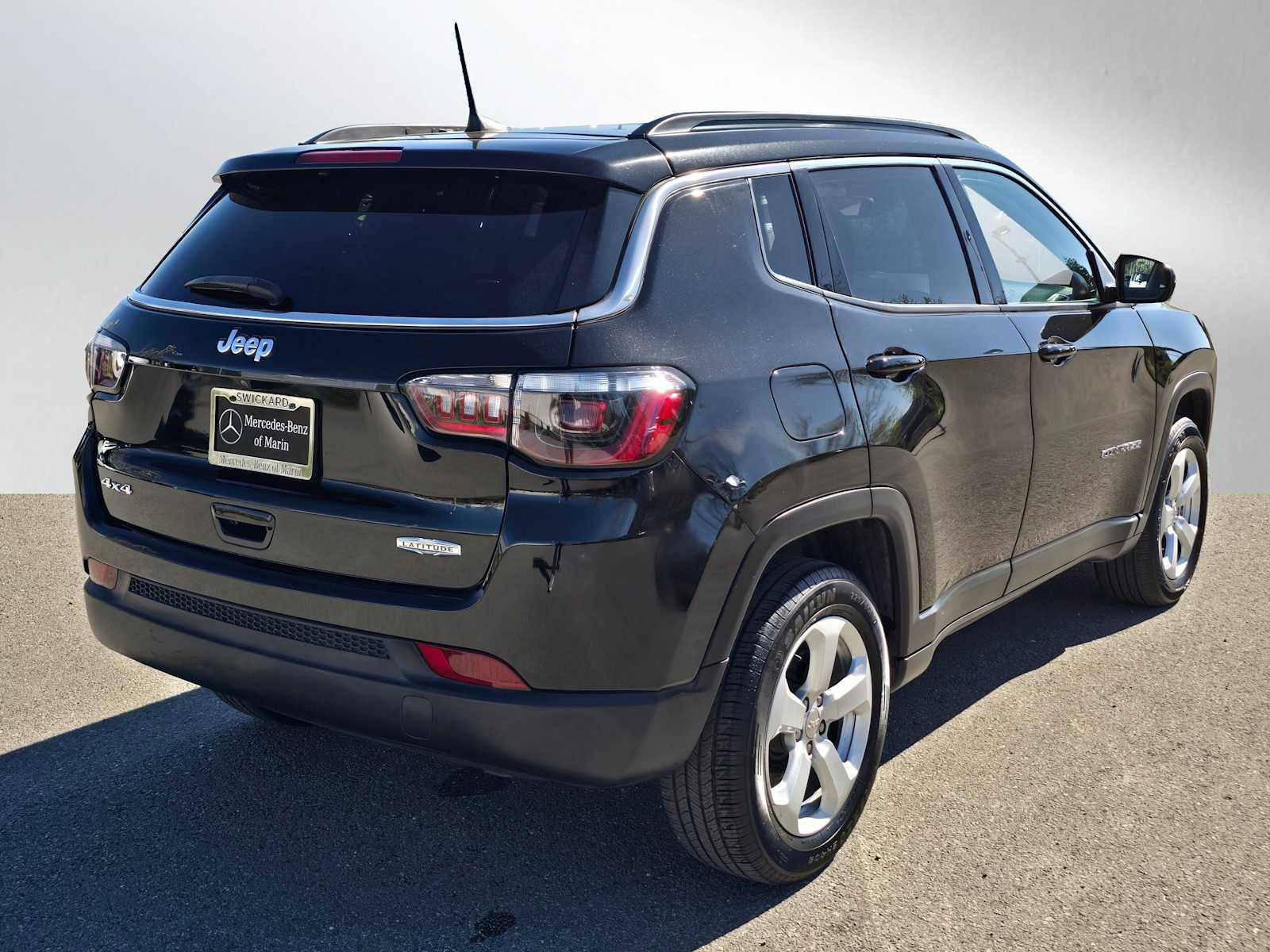 Used 2020 Jeep Compass Latitude image 3