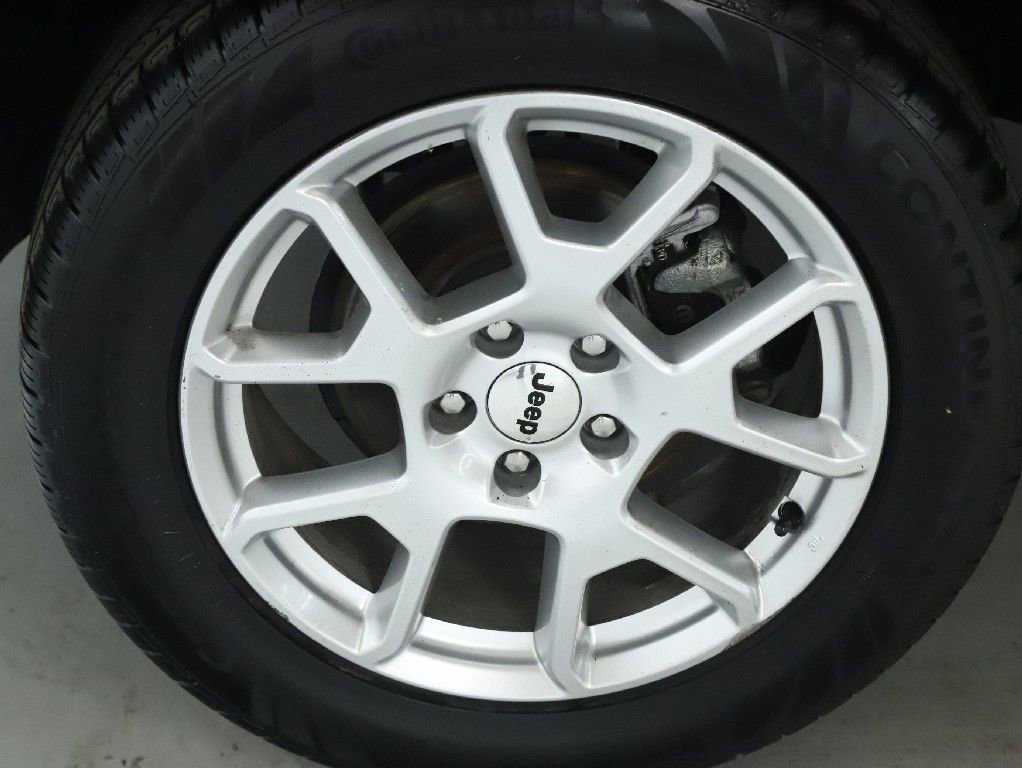 Used 2023 Jeep Renegade Latitude w/ Premium Group image 12