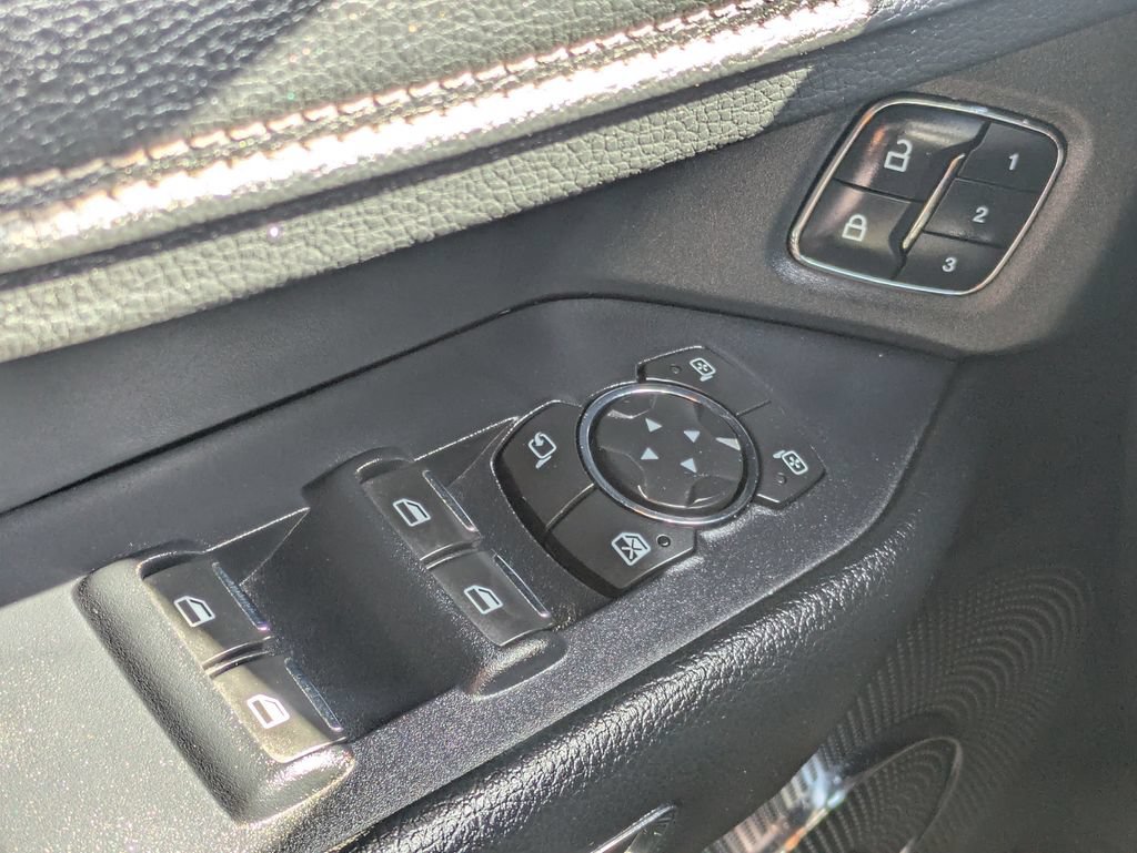 Used 2018 Ford Expedition Limited w/ Equipment Group 301A RWD image 24