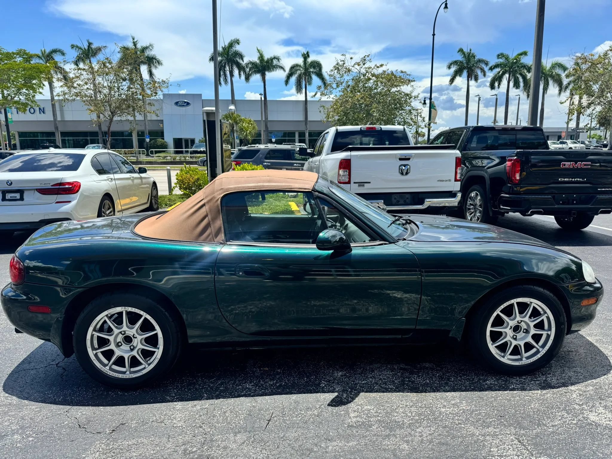 Used 1999 MAZDA MX-5 Miata RWD image 8