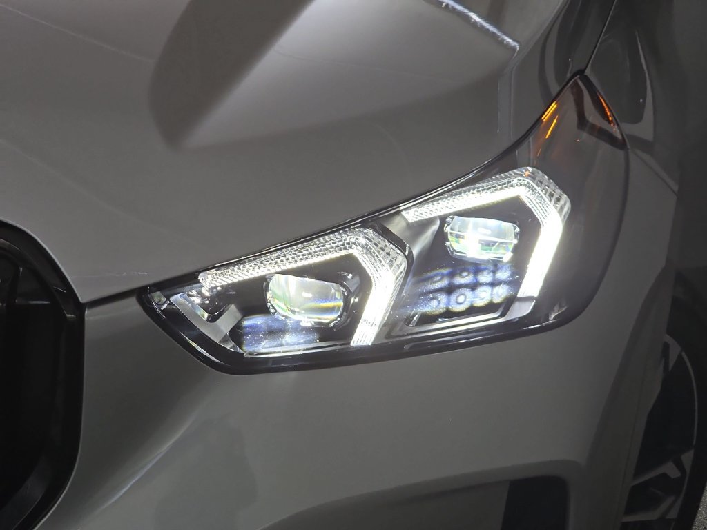 Used 2024 BMW X1 M35i w/ Shadowloine Package AWD/4WD image 30
