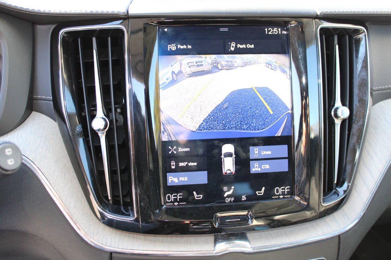 Used 2018 Volvo XC60 T8 Inscription w/ Luxury Seat Package AWD/4WD image 16
