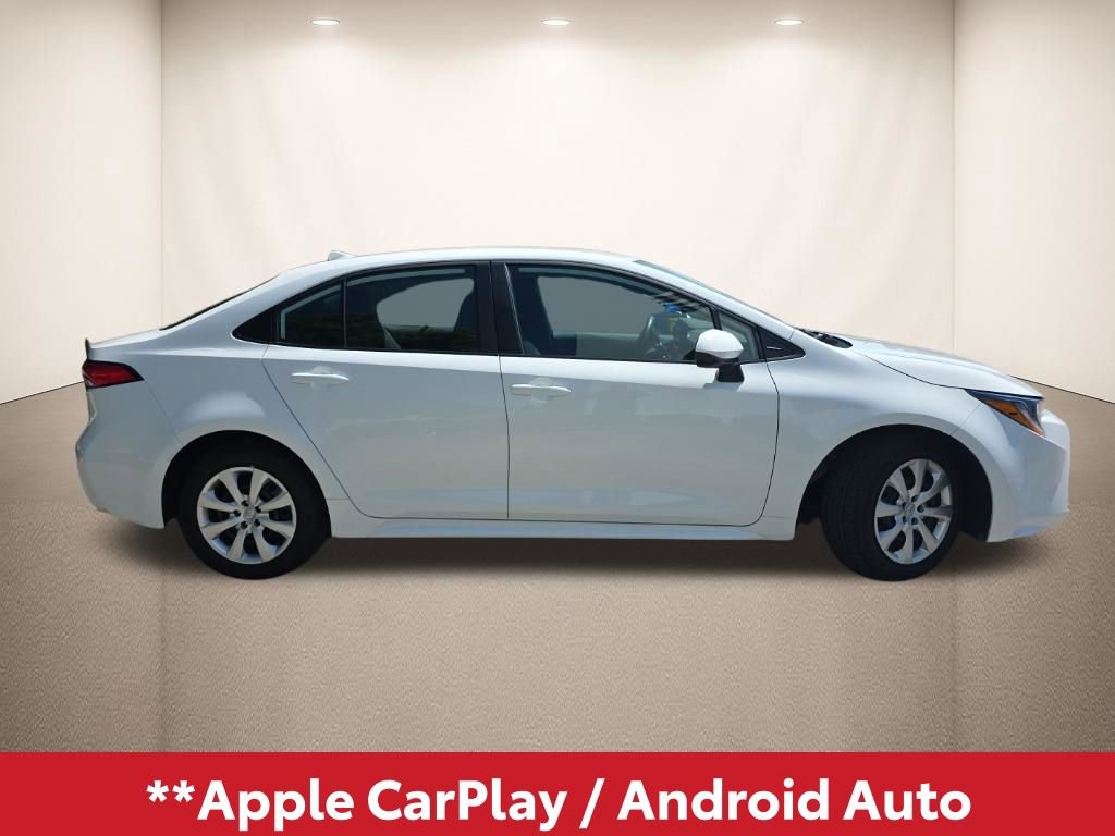 Used 2025 Toyota Corolla LE image 3