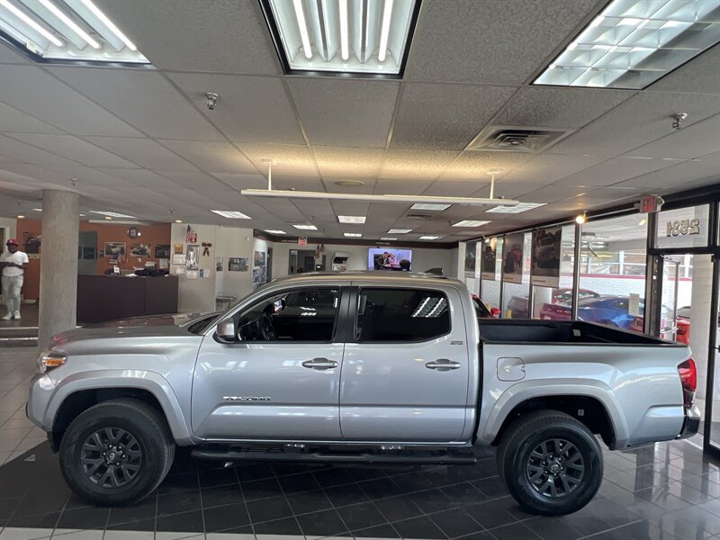 Used 2020 Toyota Tacoma SR5 RWD image 2