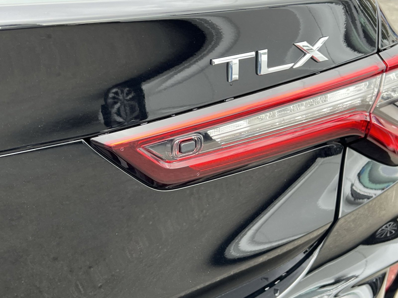 Certified 2025 Acura TLX w/ Technology Package image 25