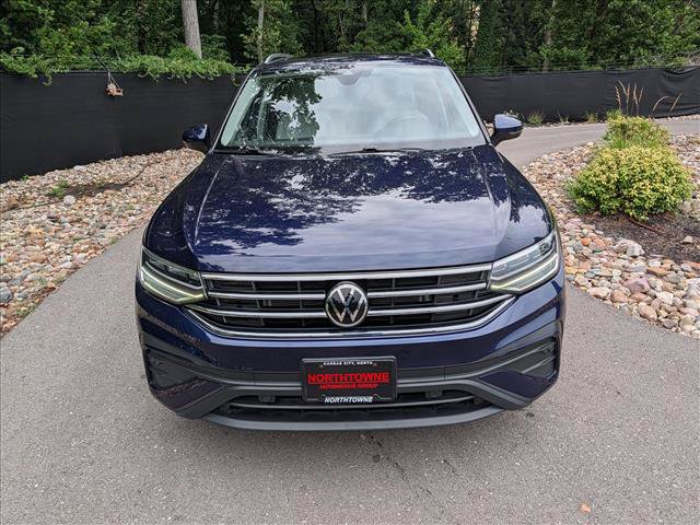 Certified 2023 Volkswagen Tiguan SE w/ Panoramic Sunroof Package FWD image 8