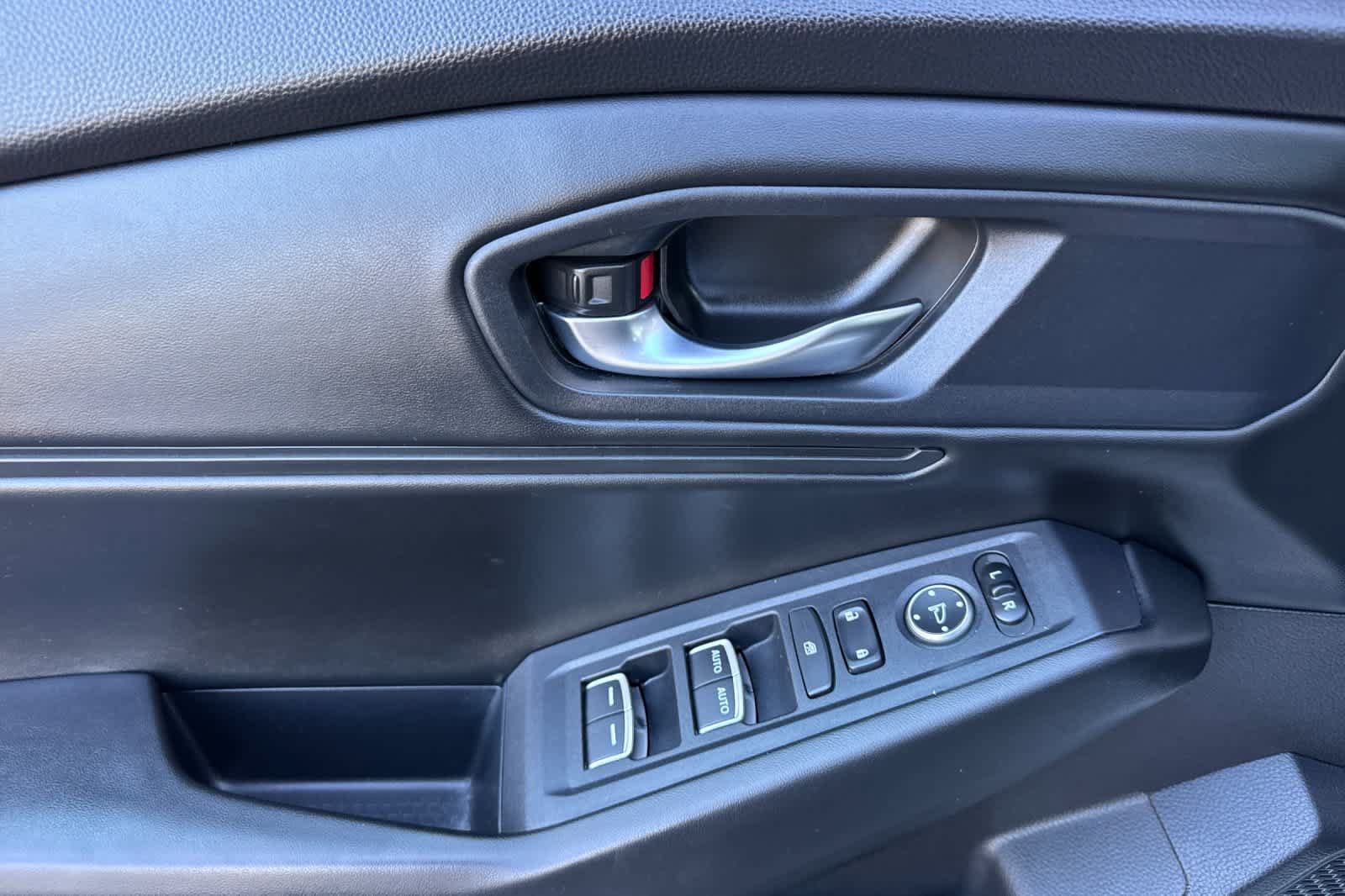 Used 2023 Honda Accord EX image 12