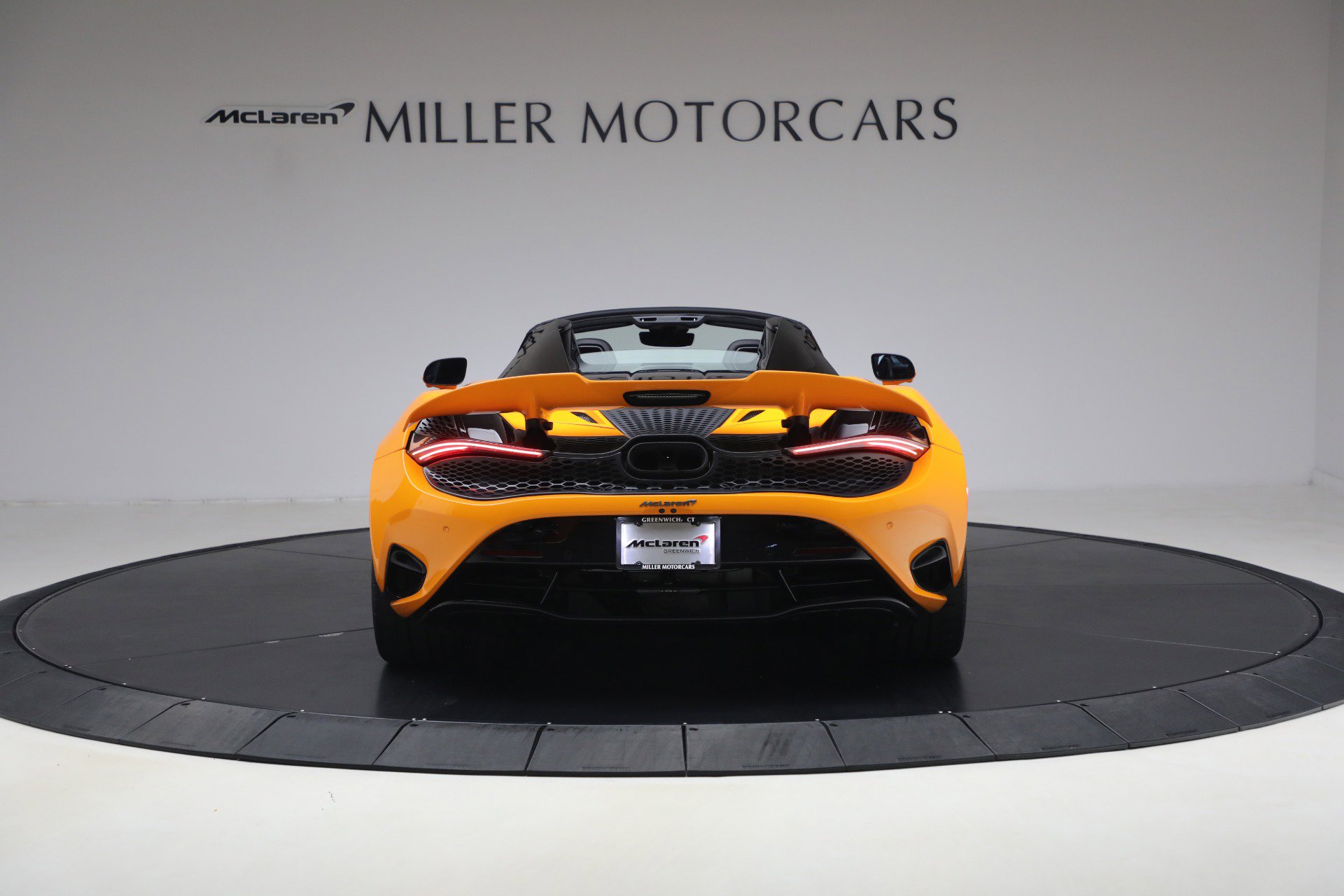 Used 2025 McLaren 750S Spider RWD image 6