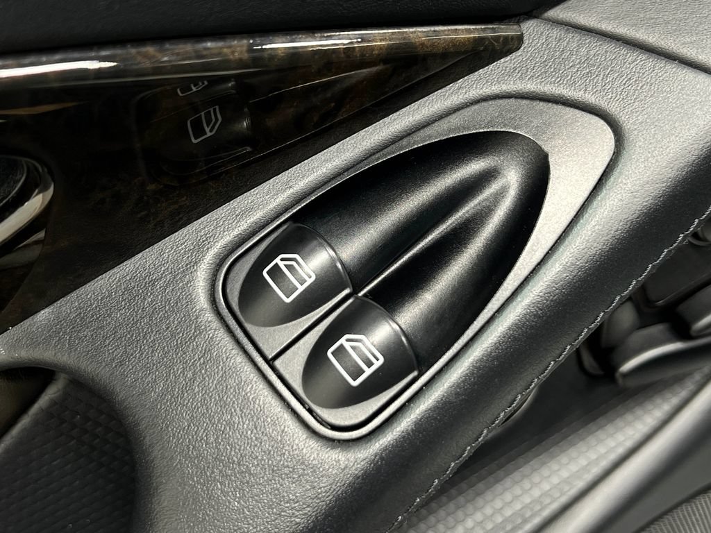 Used 2005 Mercedes-Benz SL 500 image 14