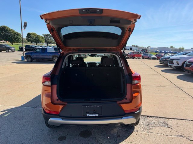Certified 2022 Chevrolet TrailBlazer LT w/ Driver Confidence Package AWD/4WD image 36