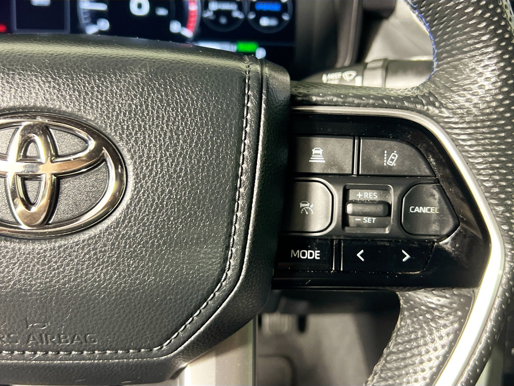 Used 2024 Toyota Tundra Platinum AWD/4WD image 19