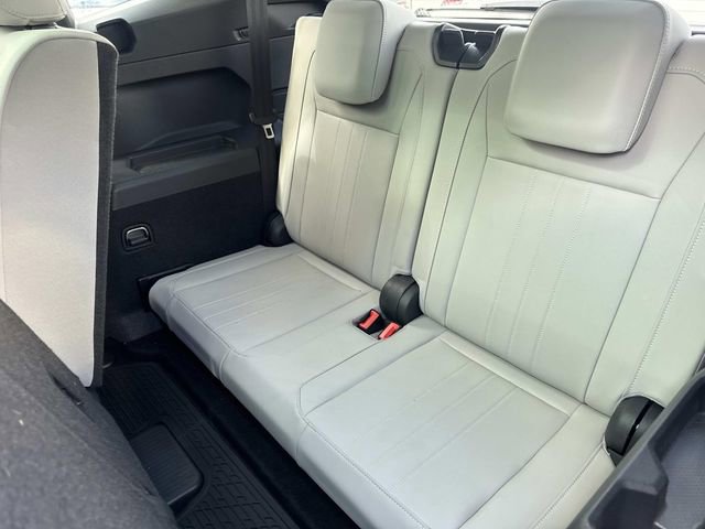 Certified 2024 Volkswagen Tiguan SE R-Line FWD image 11